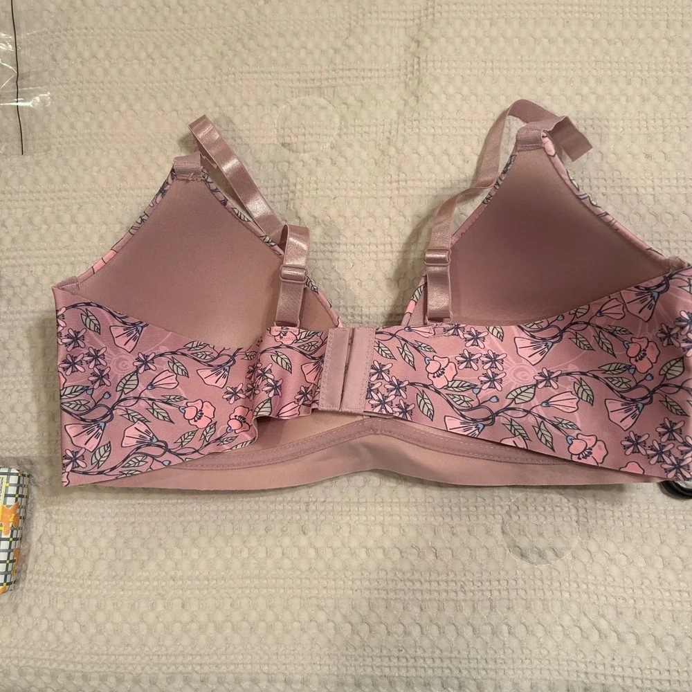 YMI Intimates‎ 42D Floral Wireless Comfort Bra 2 Lot Women's Feminine Girly Set